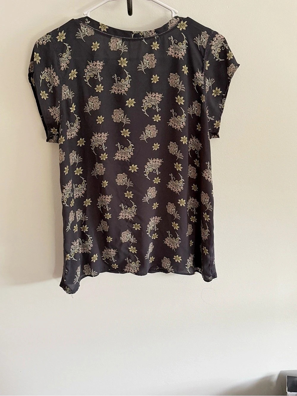 LOFT Floral Blouse in Black & Yellow Size Medium